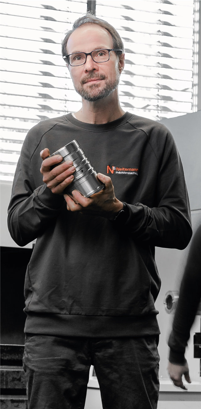 Neitemann_Präzisionstechnik_CNC_Bild von Olaf Neitemann in Werkstatt